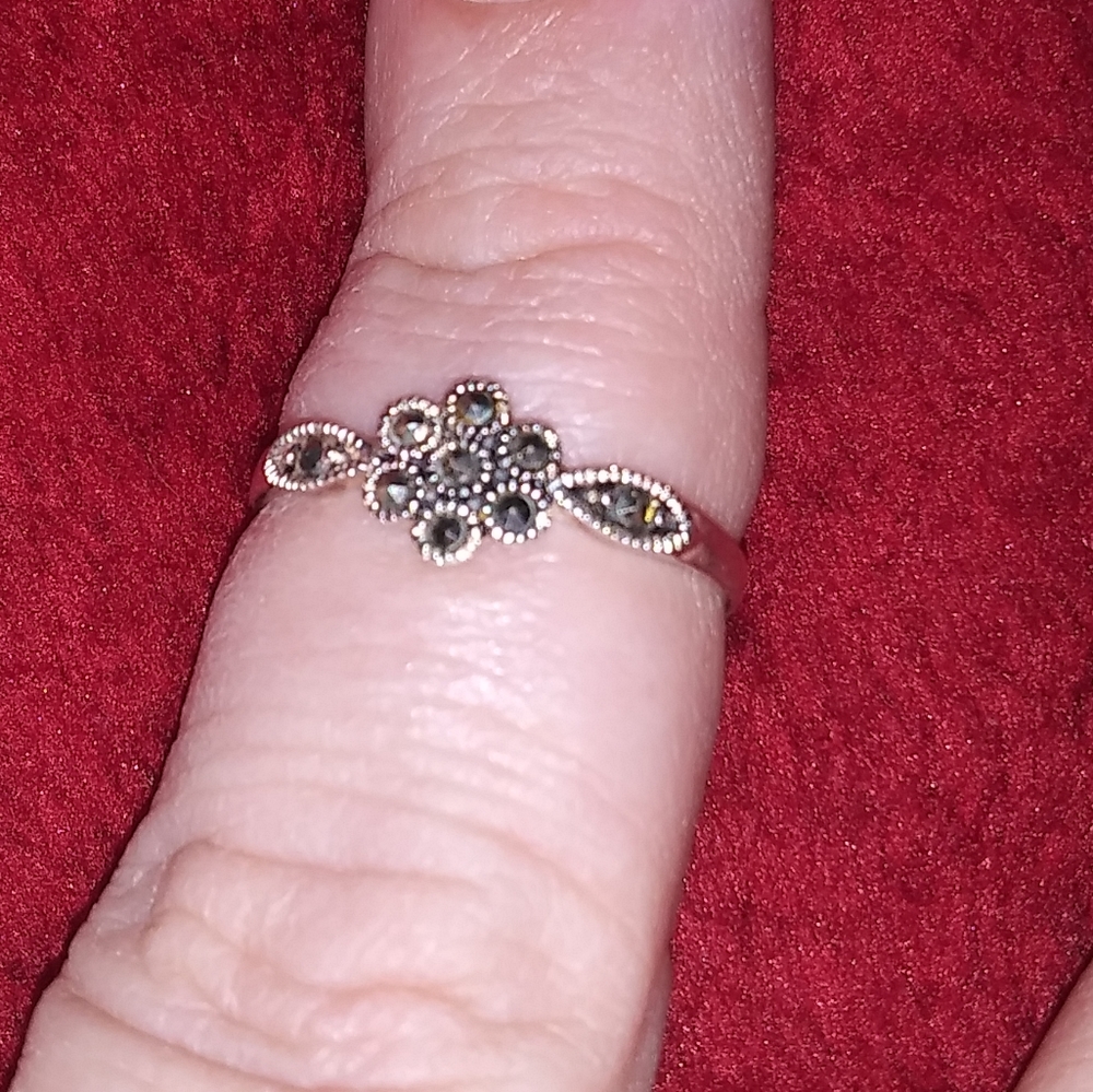 Sterling silver flower ring